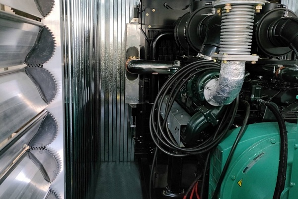Дизельный генератор мощностью 500 кВт с двигателем Doosan и генератором Stamford 