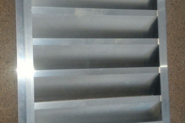 Вентиляционная алюминиевая решетка 400 х 500